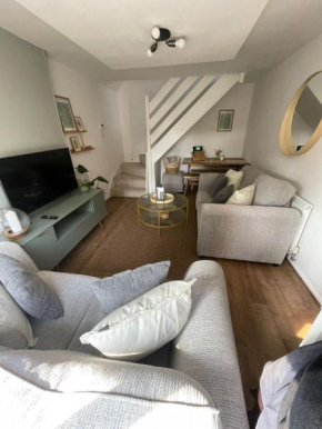 Cosy home close to M6 motorway